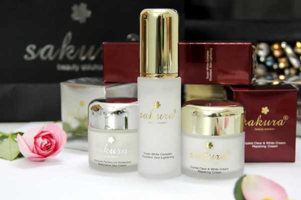 Cách sử dụng bộ sản phẩm phục hồi da Sakura