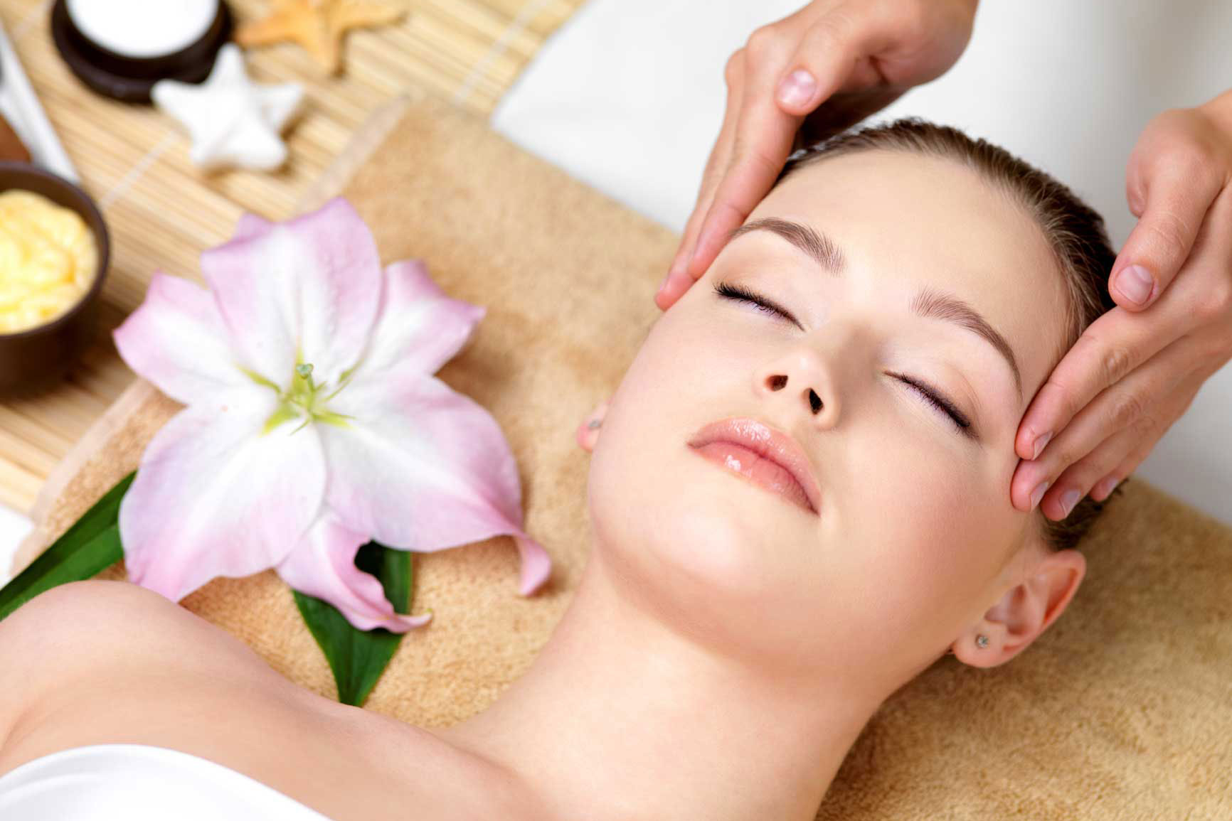 Không giữ vệ sinh da mặt, thói quen gây mụn không ngờ