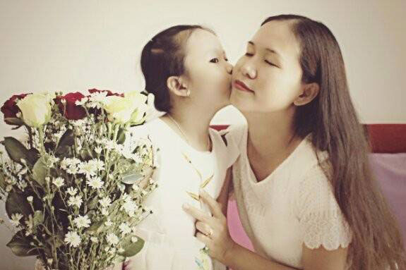 Bí quyết chăm sóc da nhạy cảm từ Hotmom Lương Thúy Hằng