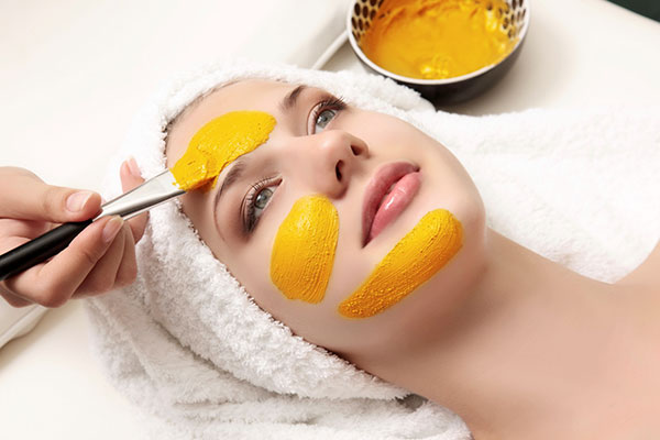 5 công dụng khiến bột nghệ trở thành nguyên liệu đa năng