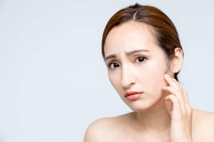 Làn da đang khô dần vì lão hóa! Khắc phục ra sao???