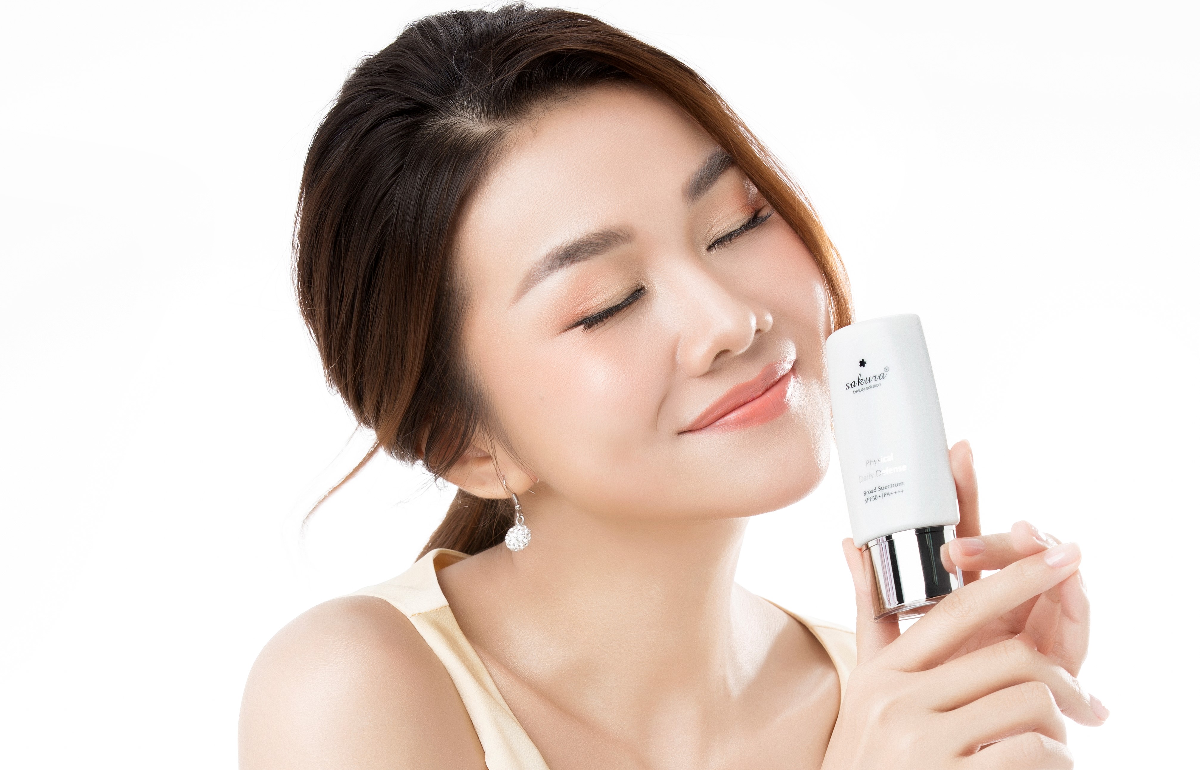 Sakura Physical Daily Defense và cơ chế chống nắng vượt trội