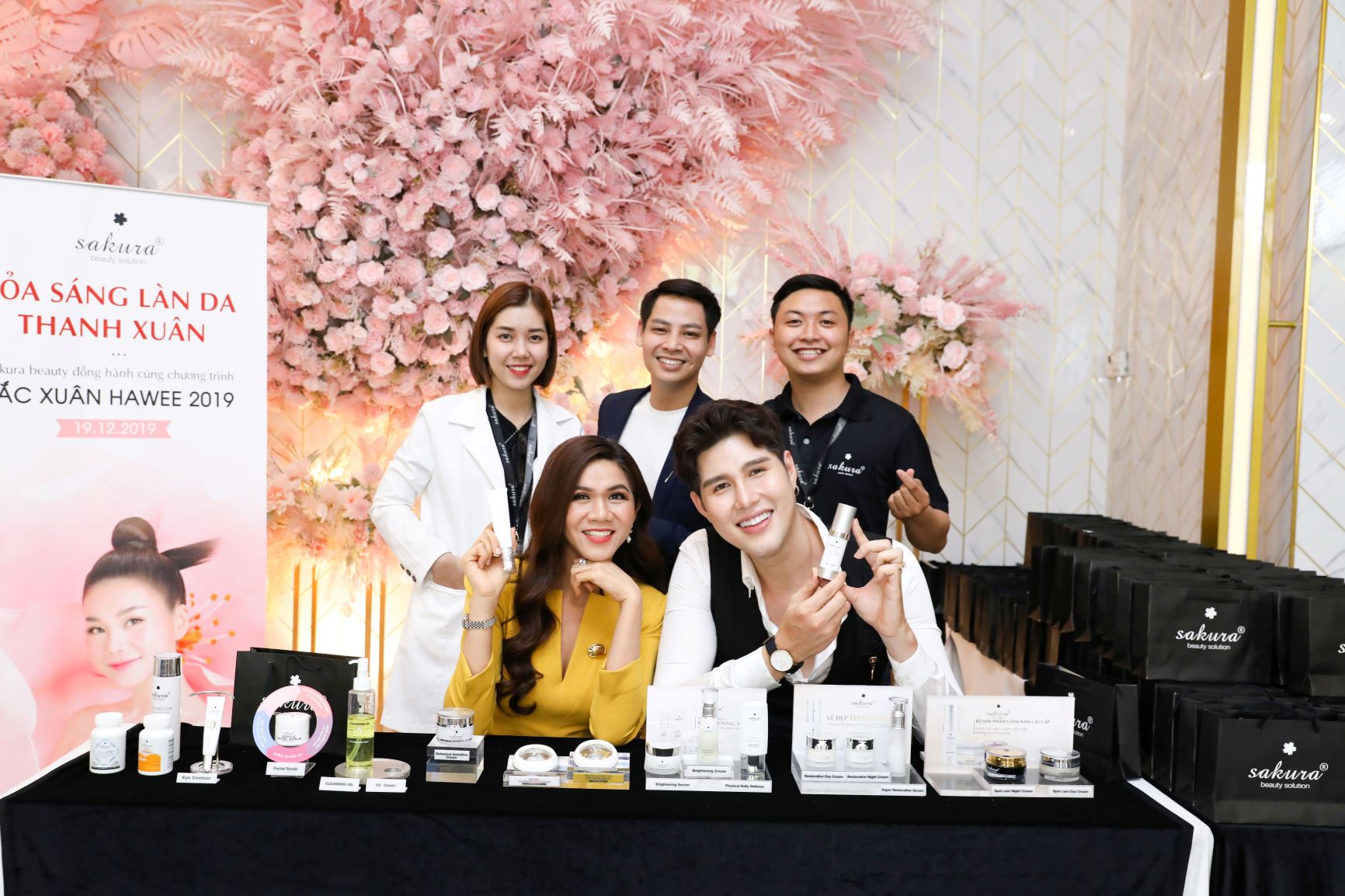 SAKURA VINH DỰ ĐỒNG HÀNH CÙNG "SẮC XUÂN HAWEE"