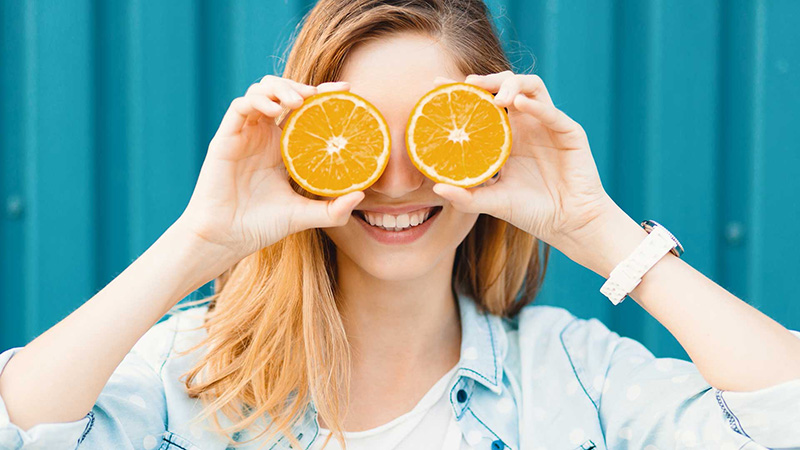 Vitamin C bôi mặt có tác dụng gì?
