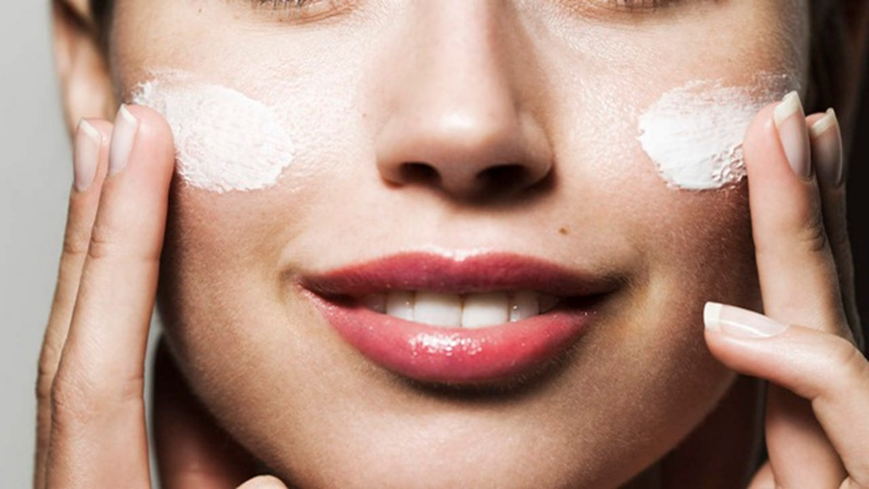 Phân biệt thành phần Emollient và Humectant